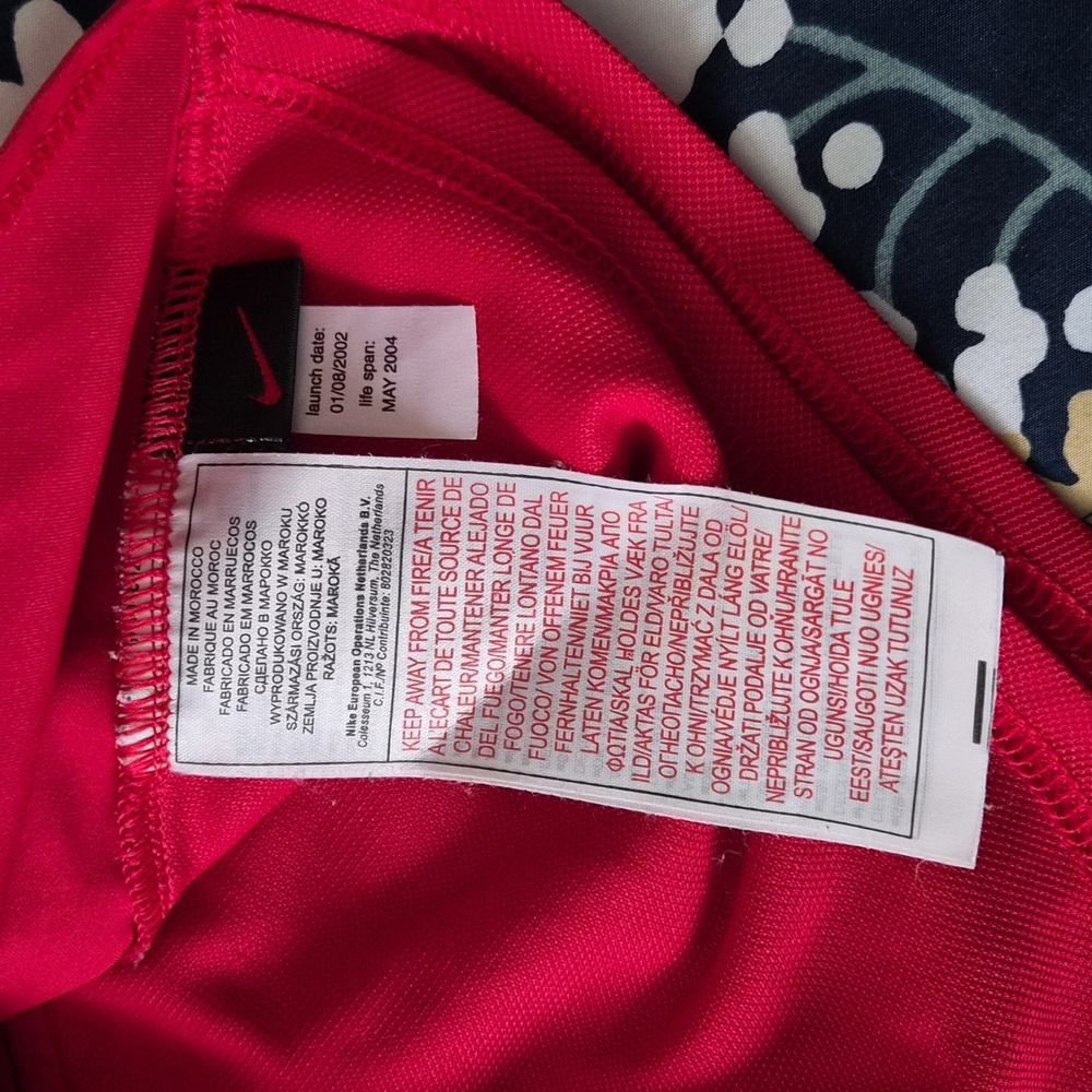 Nike Vodafone Manchester United Football Jersey Red & Black - Picture 10 of 10